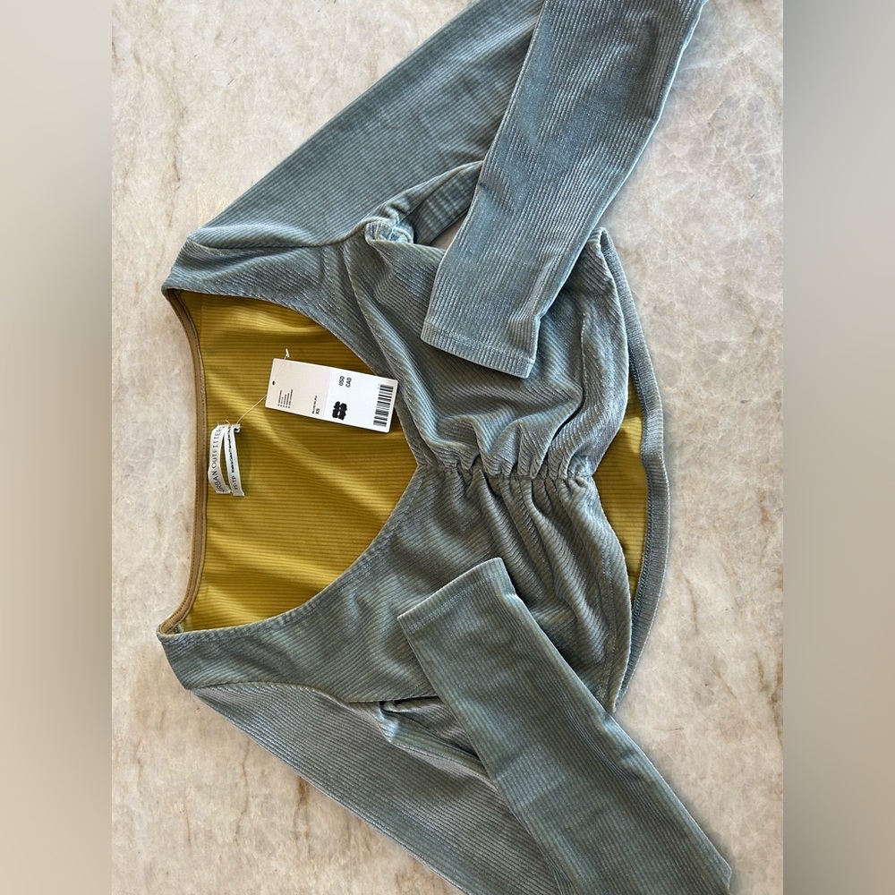 NWT Urban Outfitters Light Blue Long Sleeve Crop Top! - Picture 2 of 2